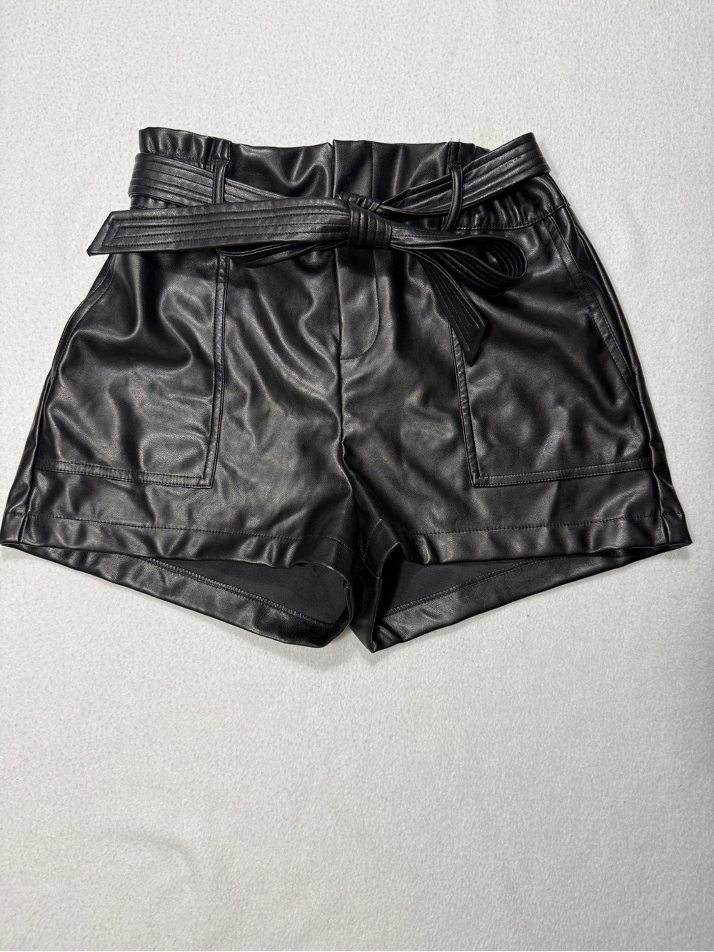 Windsor Black Hi- Rise Faux Leather Paperbag Shorts with Belt Sz. M #2394 - Picture 3 of 8